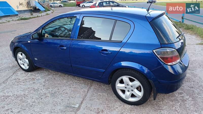 Хэтчбек Opel Astra 2007 в Чернигове