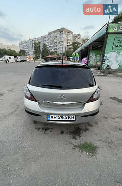 Хэтчбек Opel Astra 2006 в 