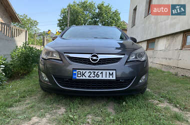 Opel Astra 2012
