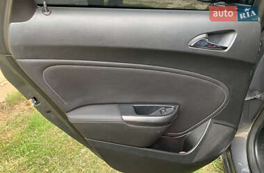 Универсал Opel Astra 2012 в 