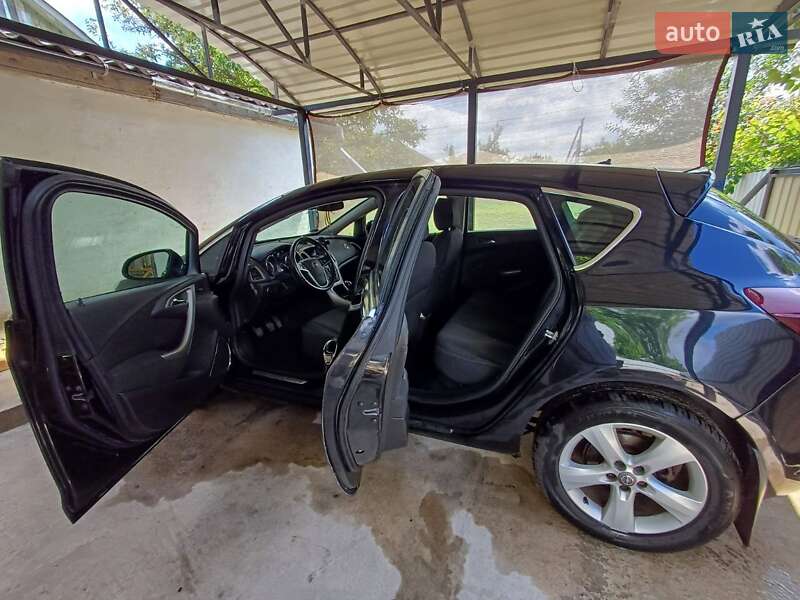 Хэтчбек Opel Astra 2011 в Киеве