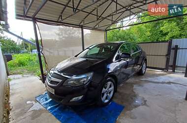 Хэтчбек Opel Astra 2011 в 
