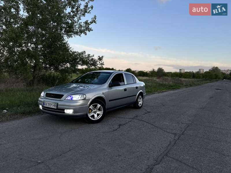 Седан Opel Astra 2008 в Балаклее