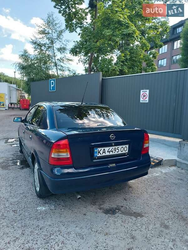 Седан Opel Astra 2007 в 