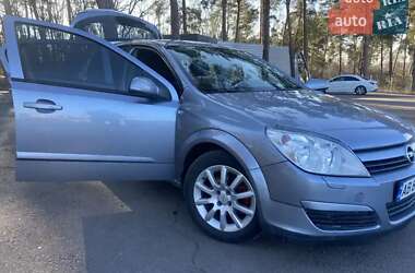 Хэтчбек Opel Astra 2004 в 