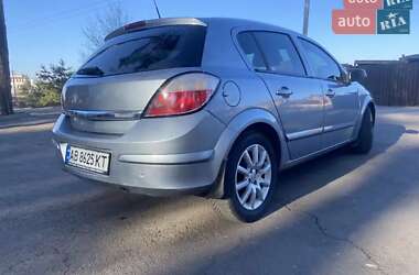 Хэтчбек Opel Astra 2004 в 