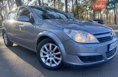 Хэтчбек Opel Astra 2004 в 