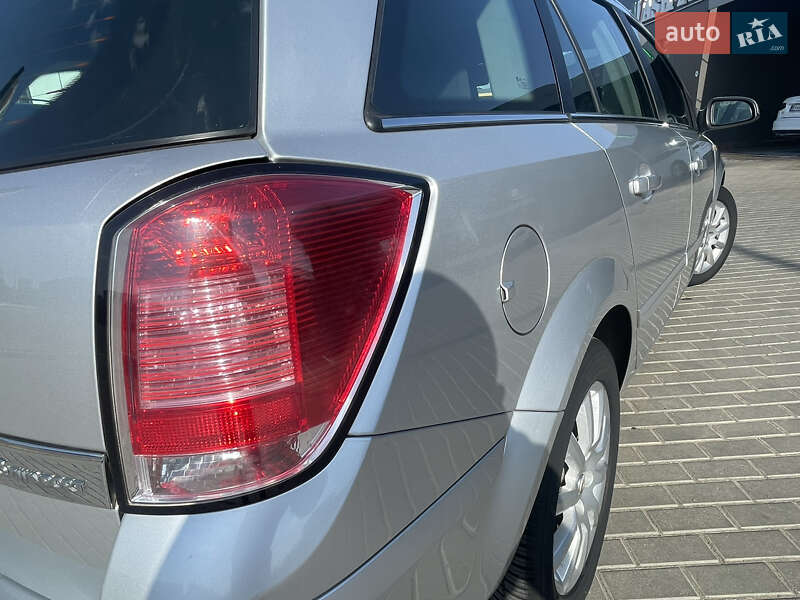 Універсал Opel Astra 2004 в Олександрії