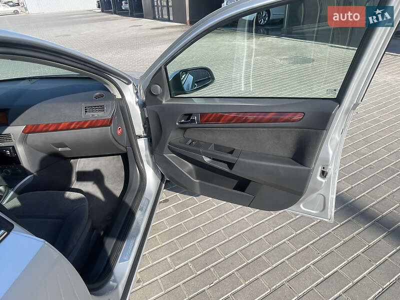 Універсал Opel Astra 2004 в Олександрії