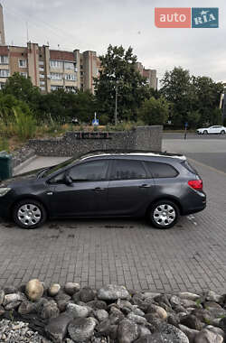 Универсал Opel Astra 2012 в 