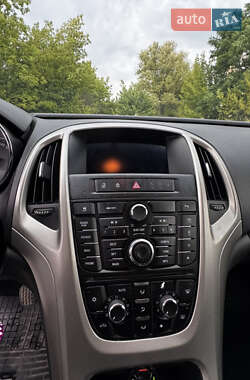 Универсал Opel Astra 2012 в 