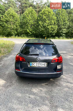 Универсал Opel Astra 2012 в 