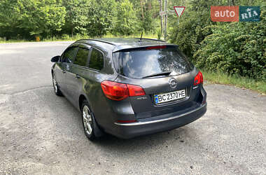 Универсал Opel Astra 2012 в 