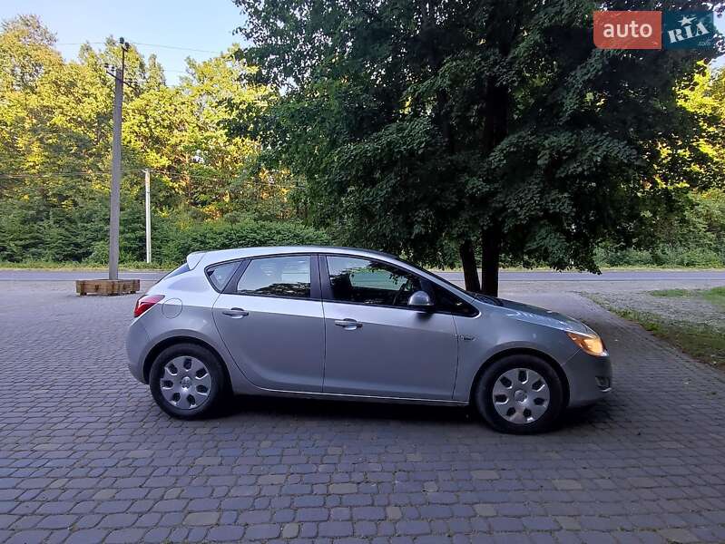 Хэтчбек Opel Astra 2010 в Коломые