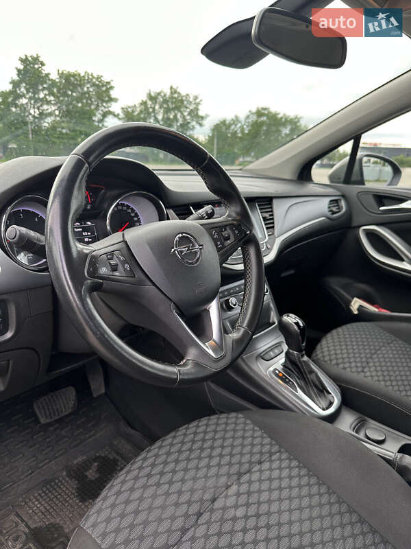 Универсал Opel Astra 2017 в Белогородке