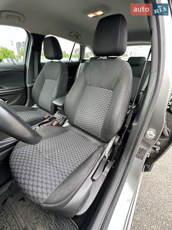 Универсал Opel Astra 2017 в Белогородке