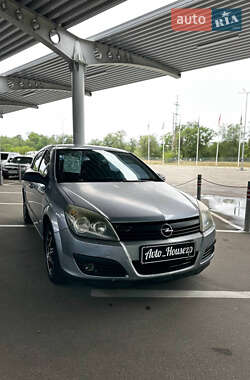 Хэтчбек Opel Astra 2007 в 