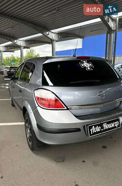 Хэтчбек Opel Astra 2007 в 