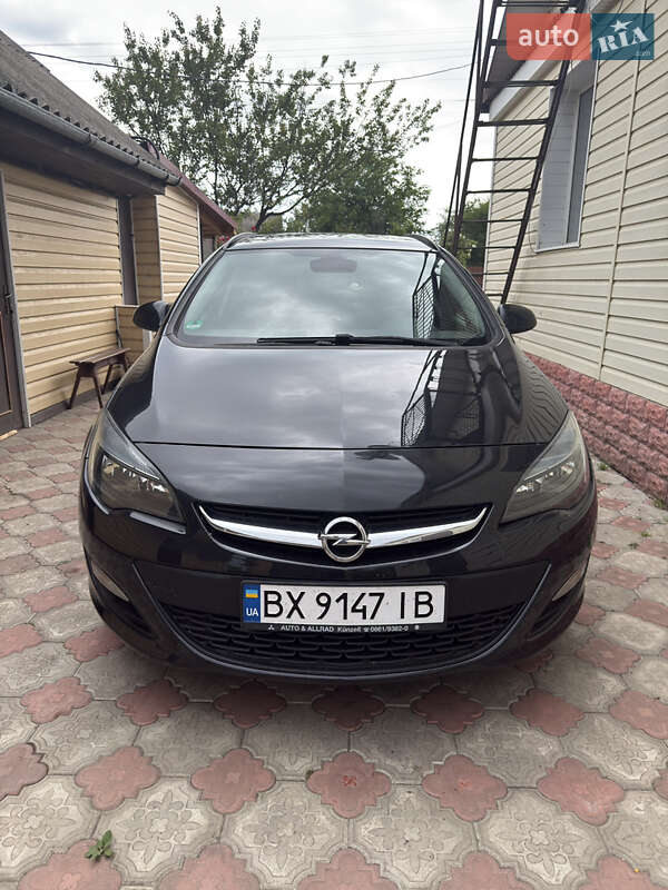 Универсал Opel Astra 2015 в Хмельницком