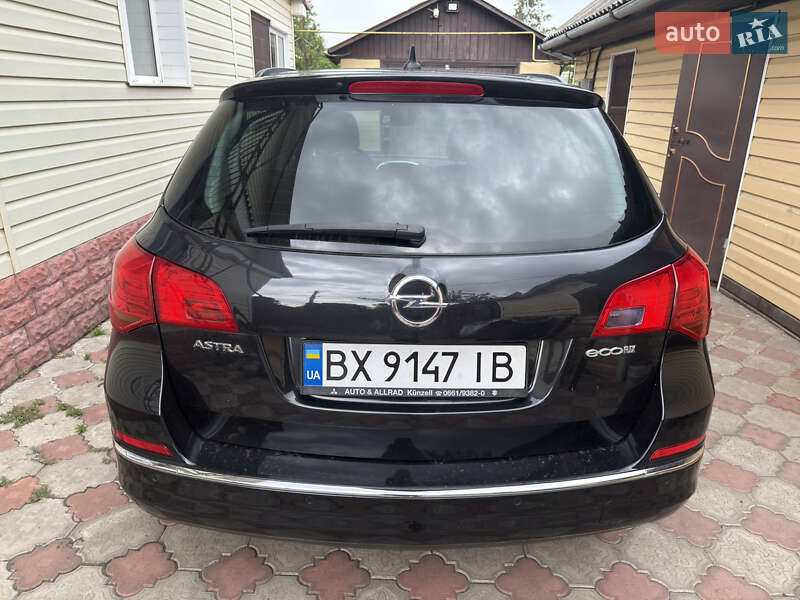 Универсал Opel Astra 2015 в Хмельницком