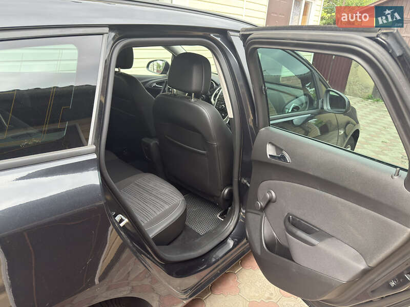 Универсал Opel Astra 2015 в Хмельницком
