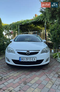 Opel Astra 2011