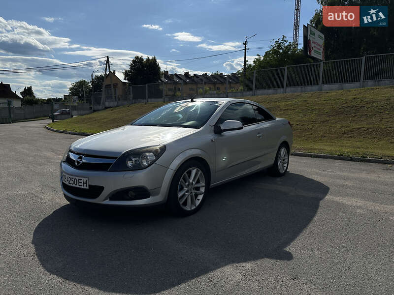 Кабриолет Opel Astra 2006 в Обухове