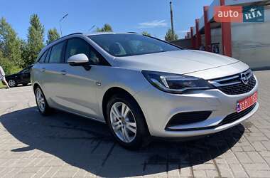 Универсал Opel Astra 2016 в Нововолынске