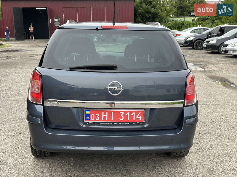 Универсал Opel Astra 2010 в Луцке