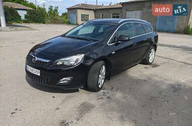 Opel Astra 2011