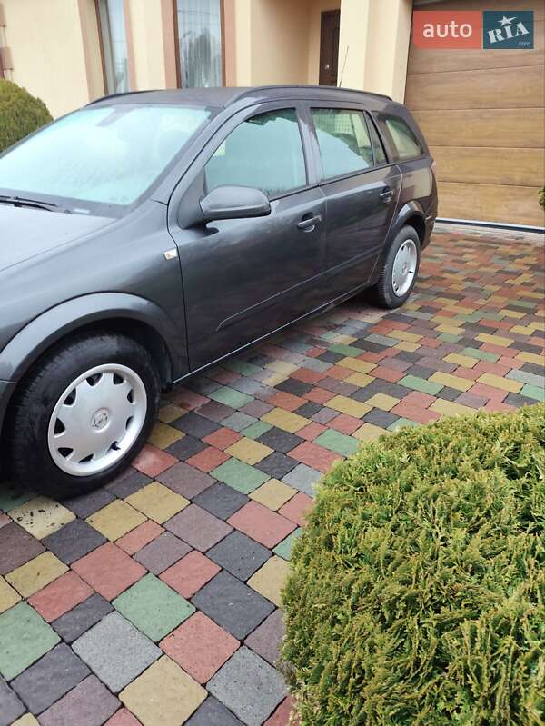 Универсал Opel Astra 2009 в Луцке