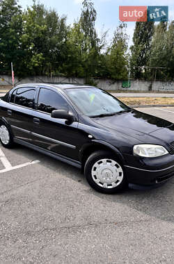 Седан Opel Astra 2006 в 