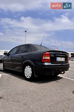 Седан Opel Astra 2006 в 