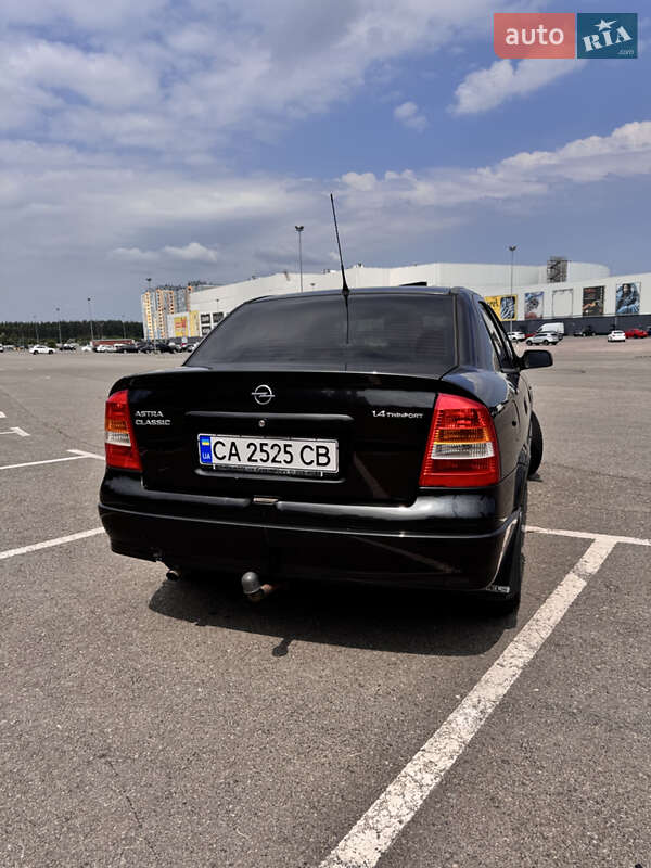 Седан Opel Astra 2006 в Киеве
