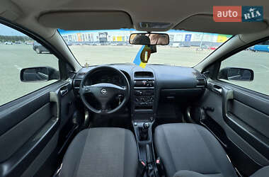 Седан Opel Astra 2006 в 