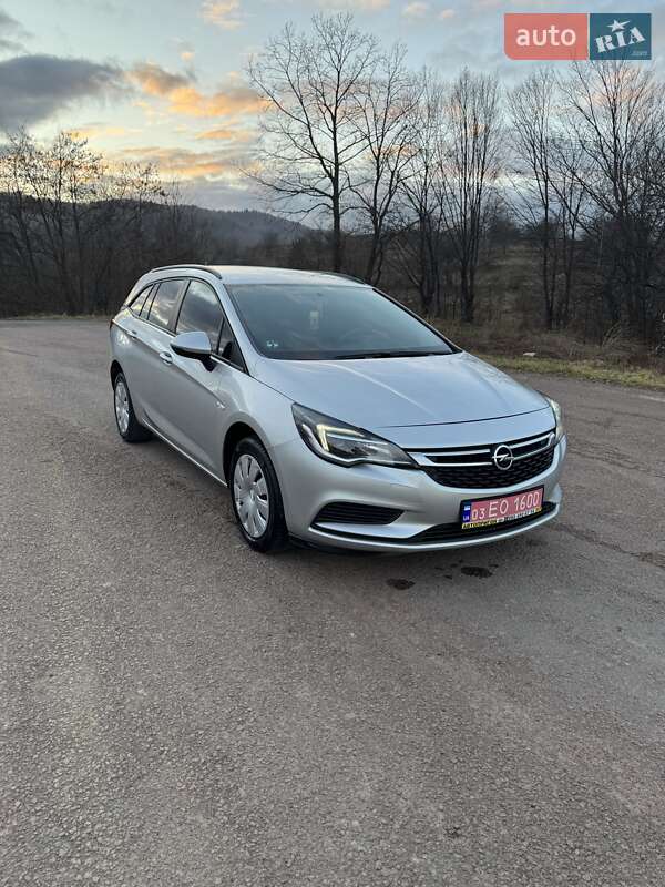 Універсал Opel Astra 2019 в Долині