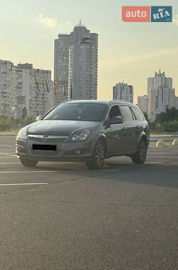 Універсал Opel Astra 2010 в Києві