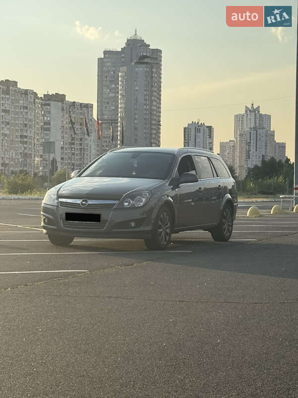 Opel Astra 2010