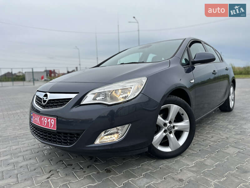 Хэтчбек Opel Astra 2009 в Луцке