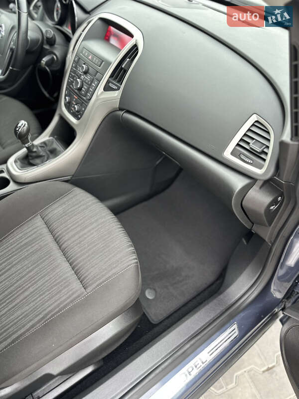 Хэтчбек Opel Astra 2009 в Луцке