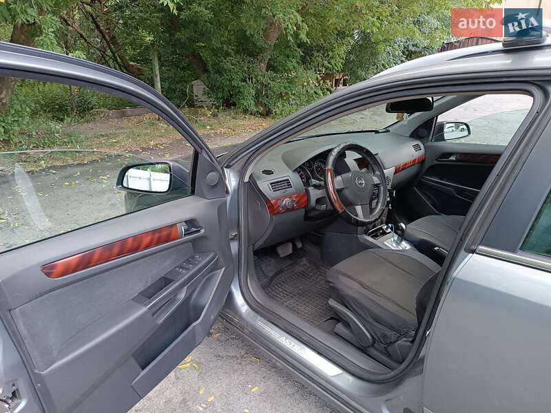 Универсал Opel Astra 2005 в Житомире