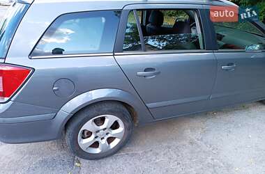 Универсал Opel Astra 2005 в 