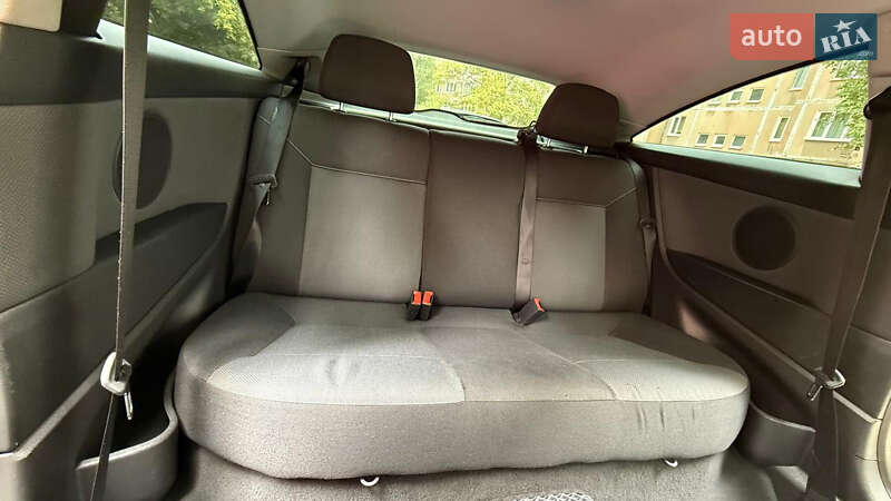 Хэтчбек Opel Astra 2006 в Ровно