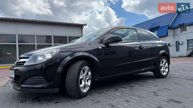 Хэтчбек Opel Astra 2006 в Ровно