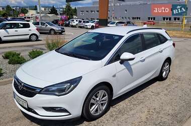 Універсал Opel Astra 2017 в Хусті