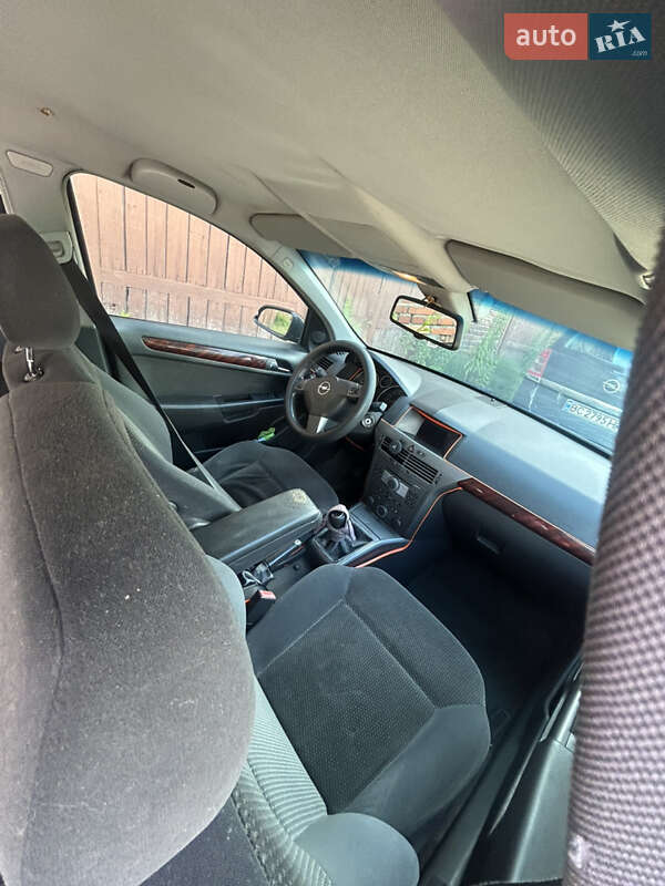 Хэтчбек Opel Astra 2004 в Львове