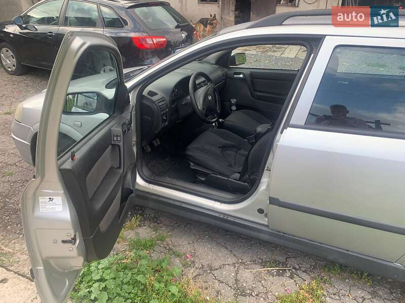Универсал Opel Astra 2003 в Звягеле