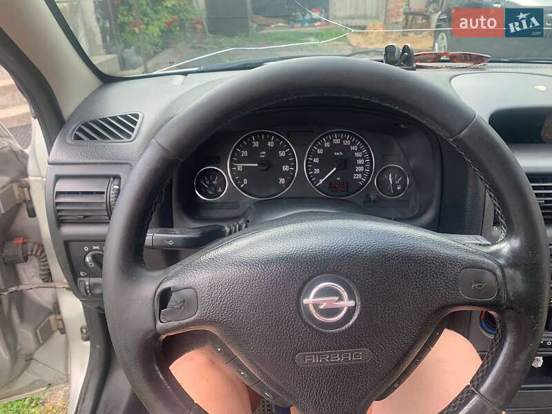 Универсал Opel Astra 2003 в Звягеле