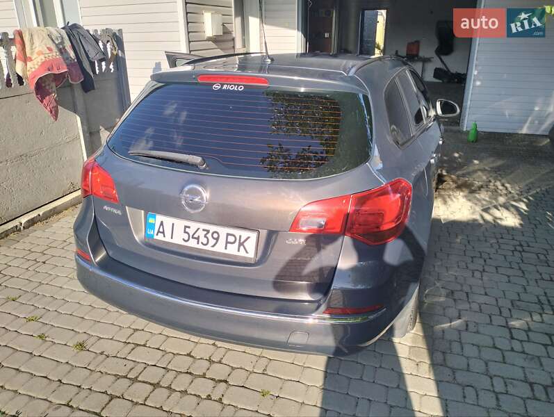 Универсал Opel Astra 2013 в Белой Церкви