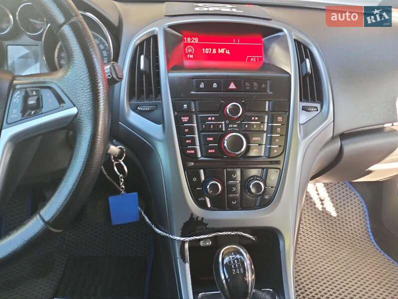 Универсал Opel Astra 2013 в Белой Церкви